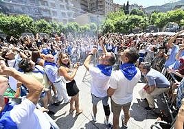 Espectacular descorche de las fiestas de San Juan