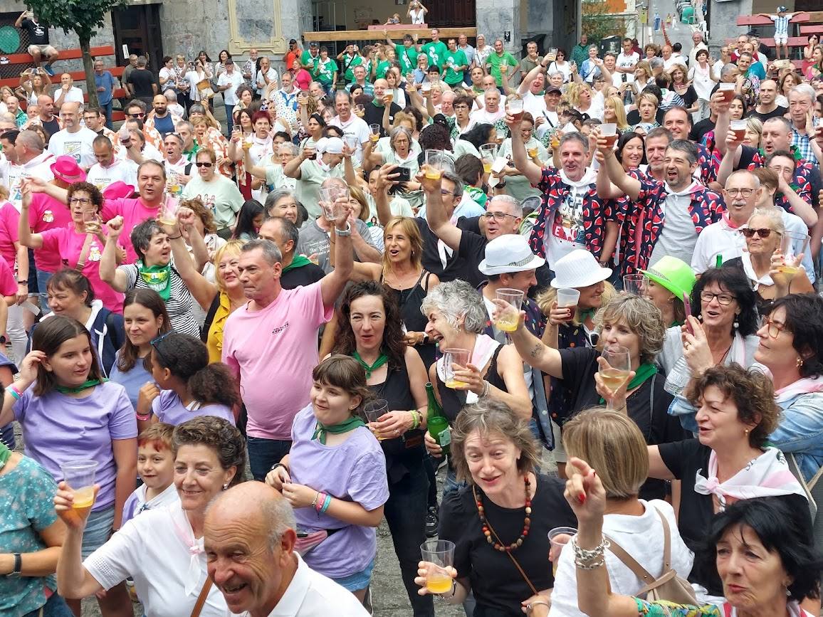 Las cuadrillas toman las fiestas