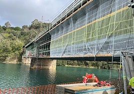 Obras en el puente de Zumaia.