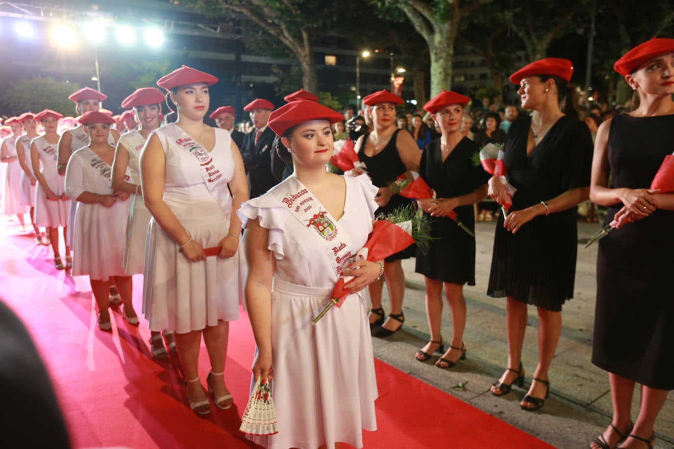 Presentación de cantineras del Alarde Tradicional