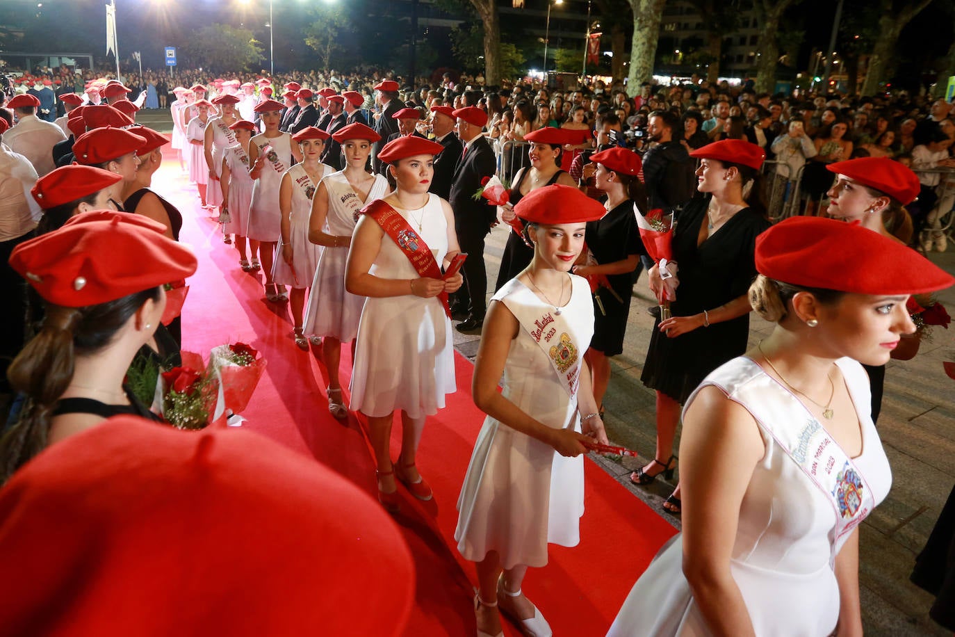 Presentación de cantineras del Alarde Tradicional