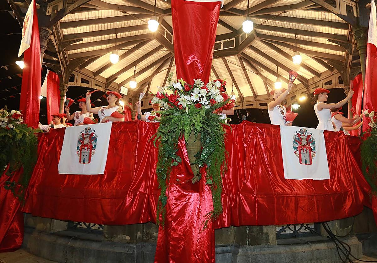 Presentación de cantineras del Alarde Tradicional