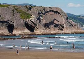 Playa de Itzurun, en Zumaia.
