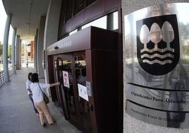Entrada principal de la Hacienda de Gipuzkoa en Errotaburu, Donostia.