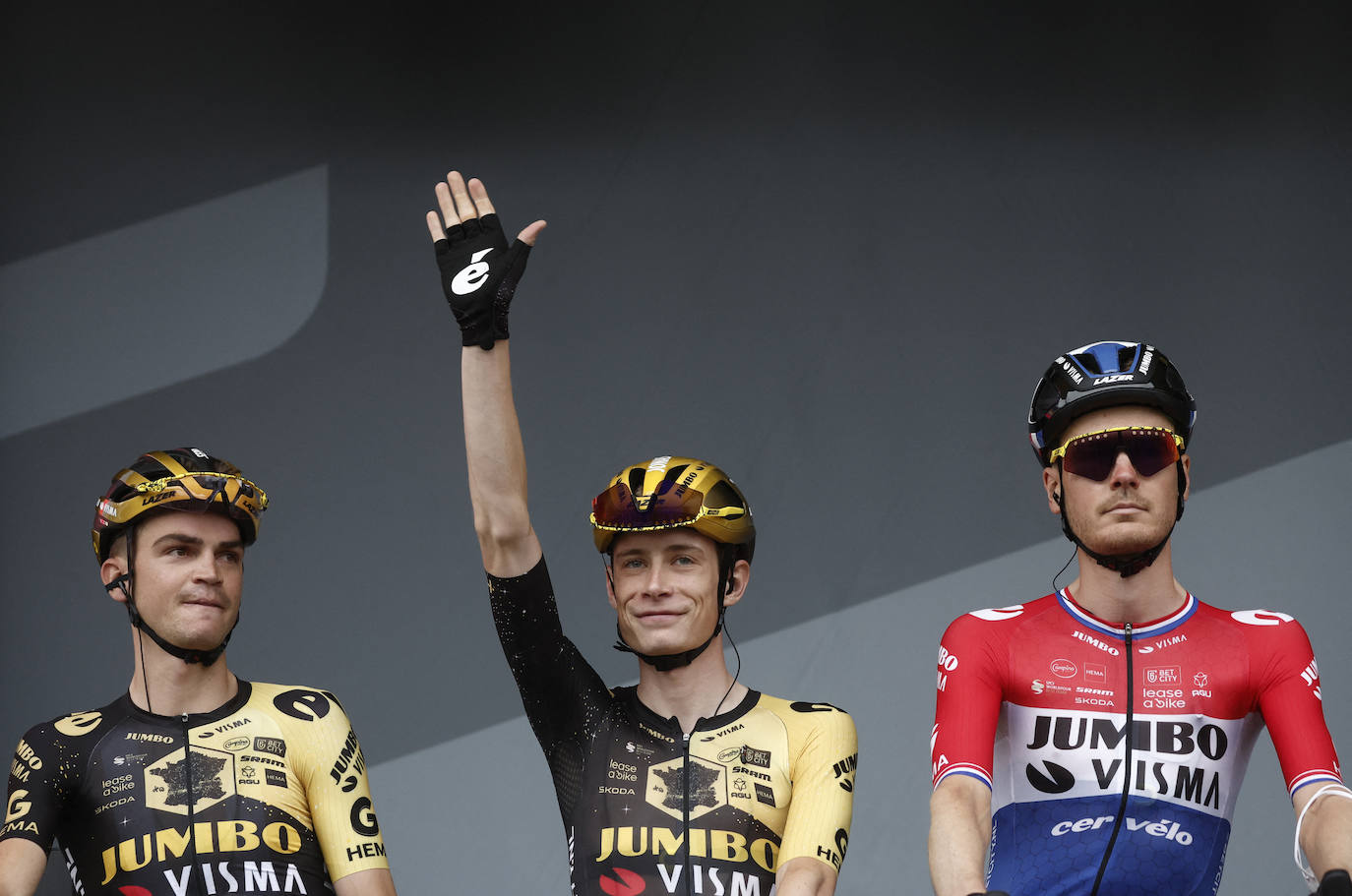 Gran ambiente en la salida del Tour de Francia desde Bilbao