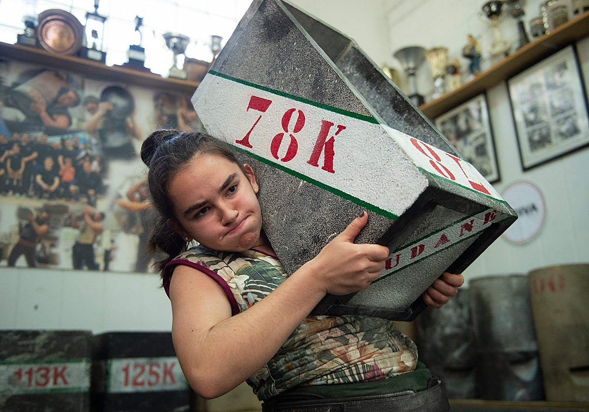 Udane Ostolaza harri jasotzailea Iruñean izango da hilaren 10ean.