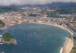 La etapa del Tour de Francia deja estampas extraordinarias de la costa guipuzcoana.