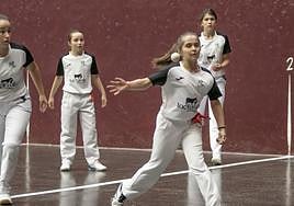 Un lance del partido de féminas.