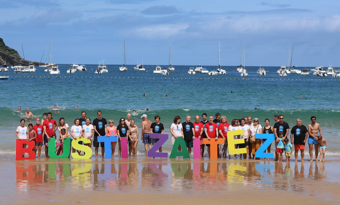 El baño más solidario por la esclerosis múltiple