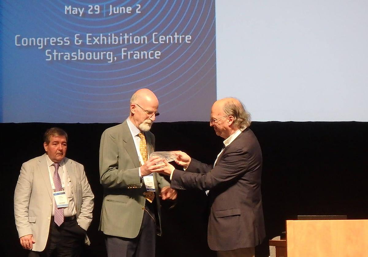 Maurizio Prato bere saria jasotzen Estrasburgon egin zen kongresuan.