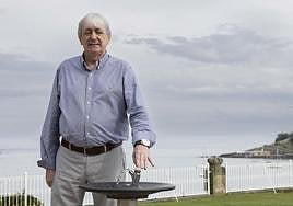 Iñigo Elosegi, ayer en el Palacio de Miramar de Donostia, donde presentó el curso de verano 'Los embalses y el cambio climático'.