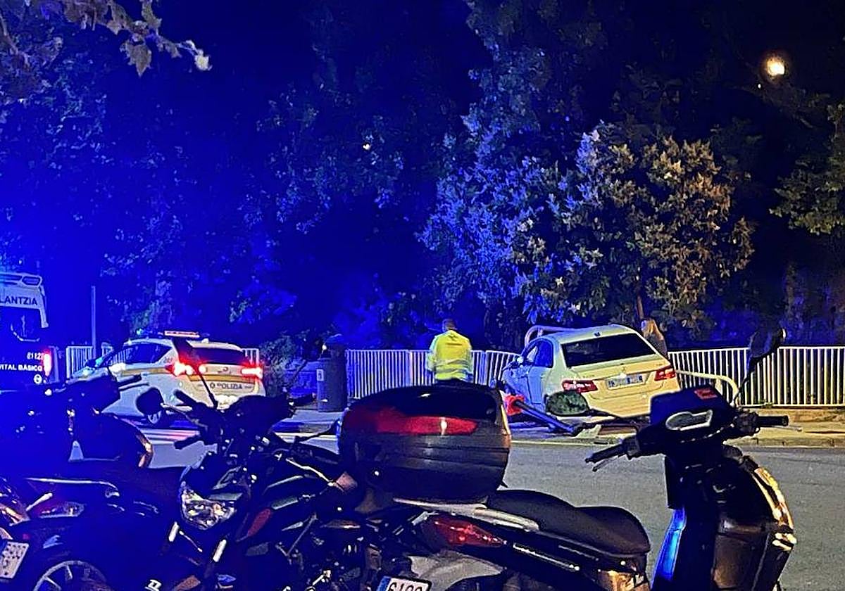 Aparatoso accidente sin heridos en Ategorrieta