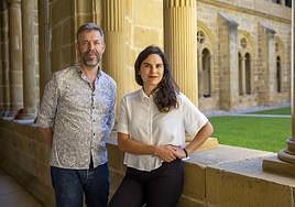 Hinrich Sachs junto a Maddi Barber en el Museo San Telmo.