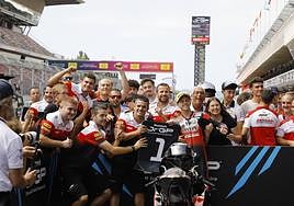 Xabi Zurutuza celebra la victoria.