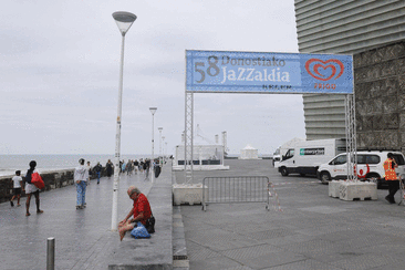 El Jazzaldia levanta sus escenarios principales