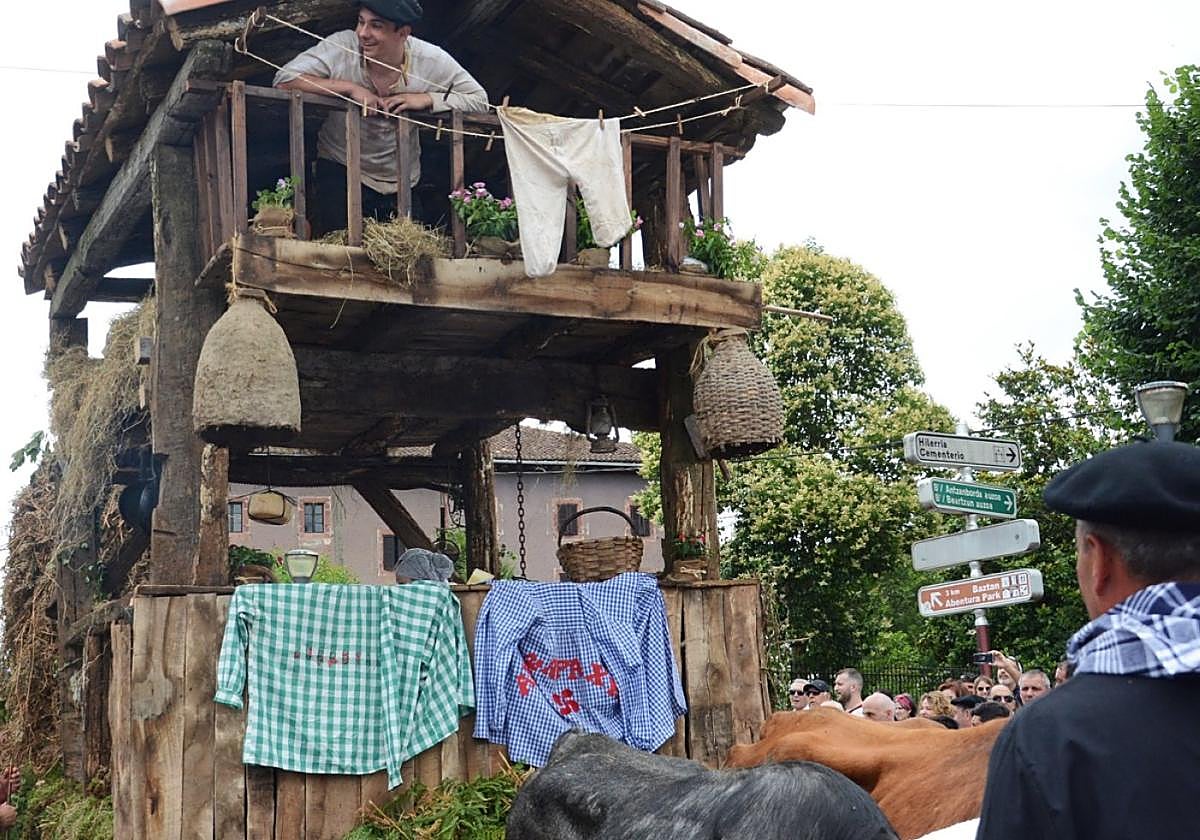 Muchas de las carrozas recordaron otros tiempos.