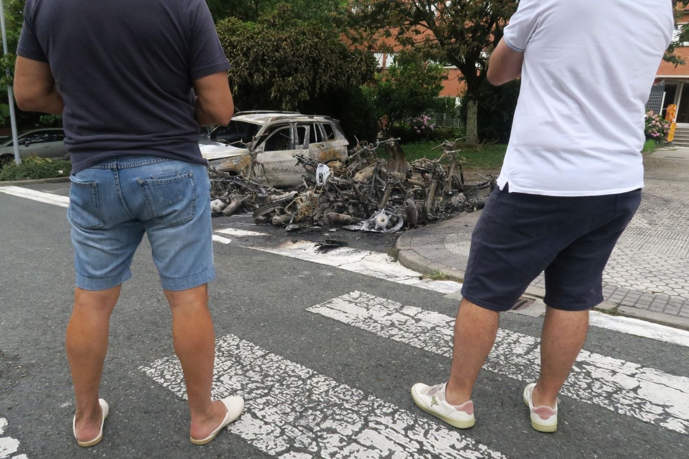Nueve motos y un coche calcinados en San Sebastián