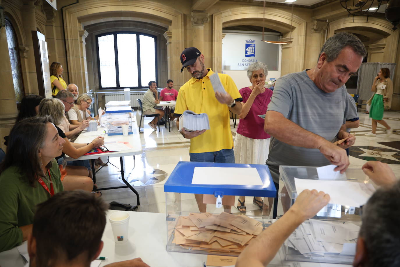 El voto por correo llega a las mesas