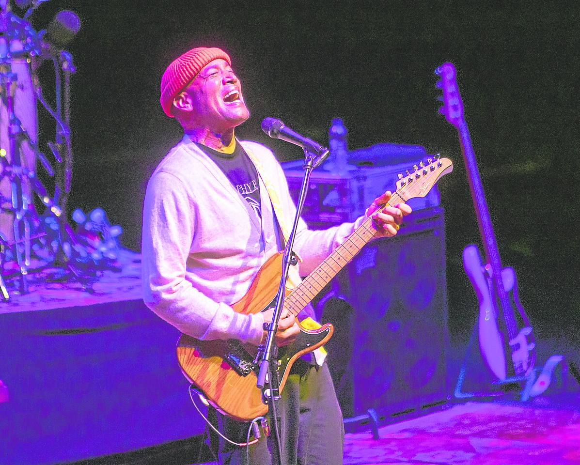 Ben Harper durante su concierto de ayer ante un Kursaal repleto de público.