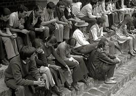 Público del Festival de Jazz en la plaza de la Trinidad.