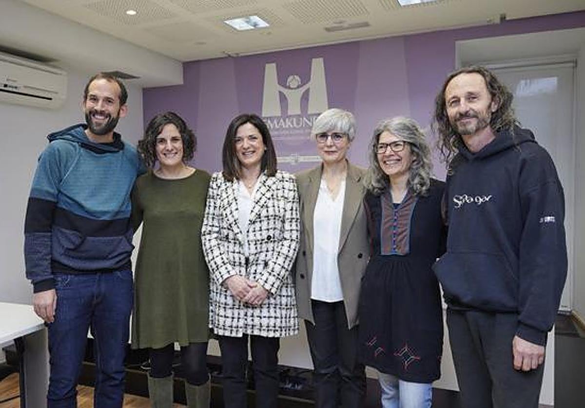 Emakunde Sarira hautagaiak aurkezteko epea irailaren 15era arte ireki da