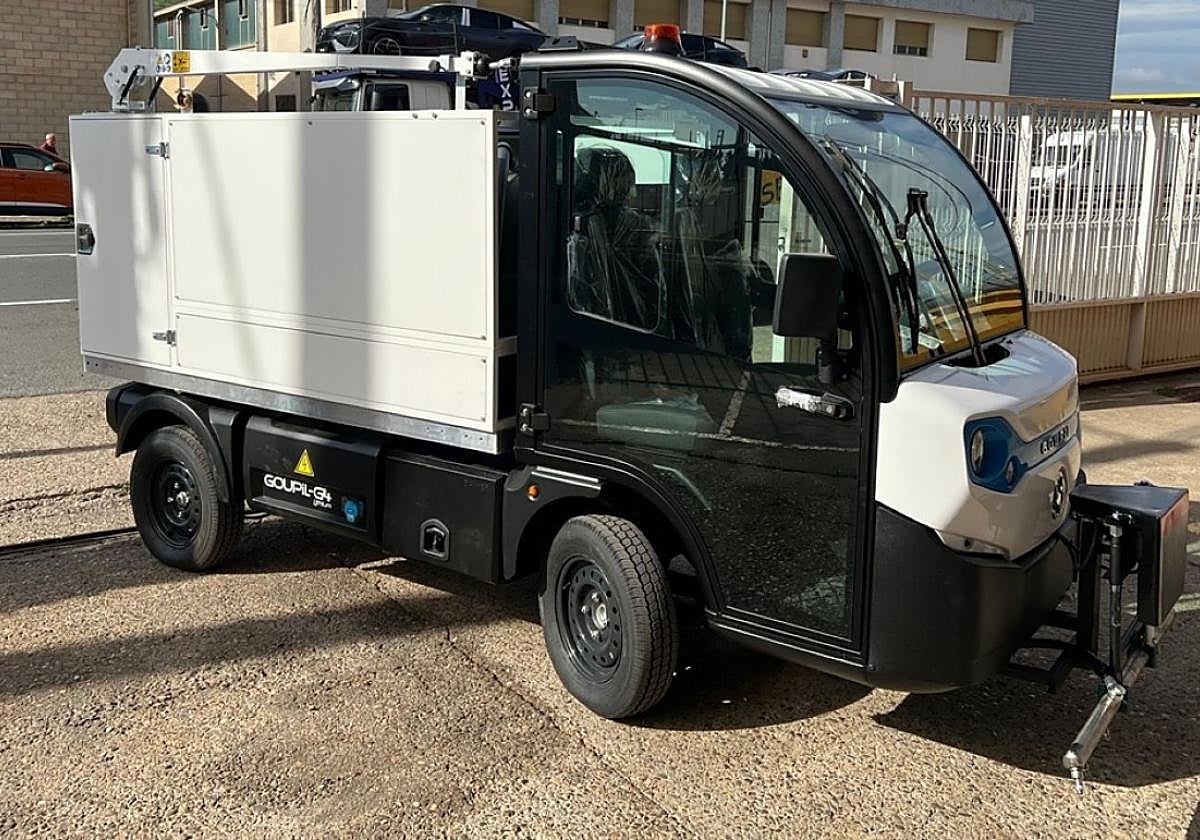 Vehículo eléctrico similar al que se incorporará a la flota de limpieza viaria de Urretxu.