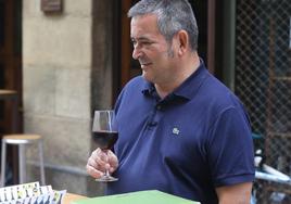 No, no bebió Jon uno de sus vinos en el Kiskurra. En la copa, un Aradon joven, un Rioja agarnachado.