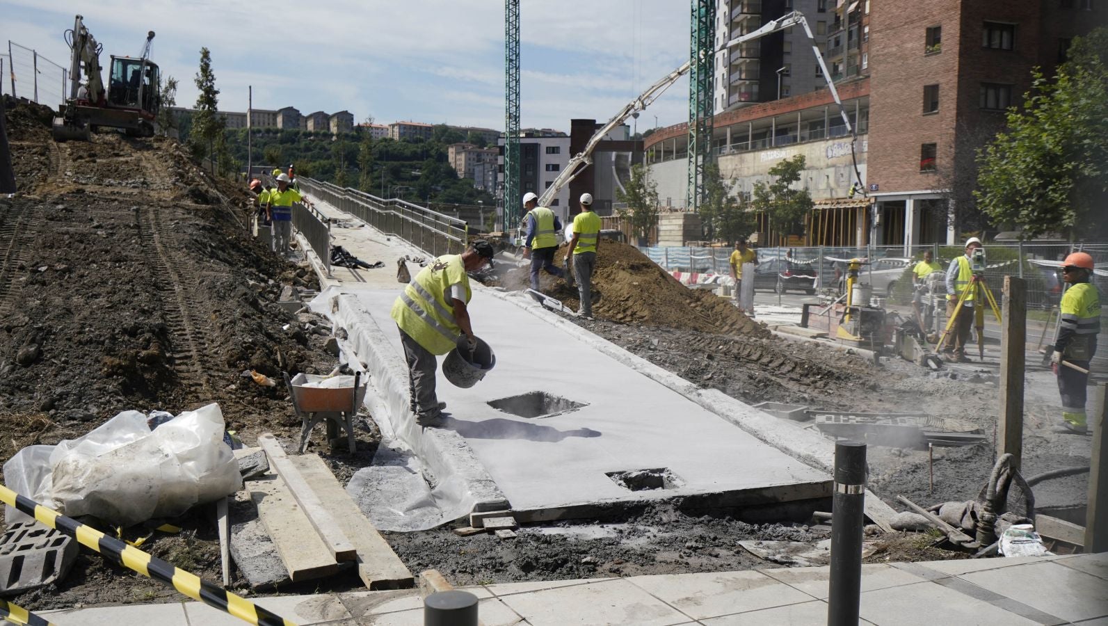 Así es la nueva plaza pública en la cubierta de la lonja de Pasaia