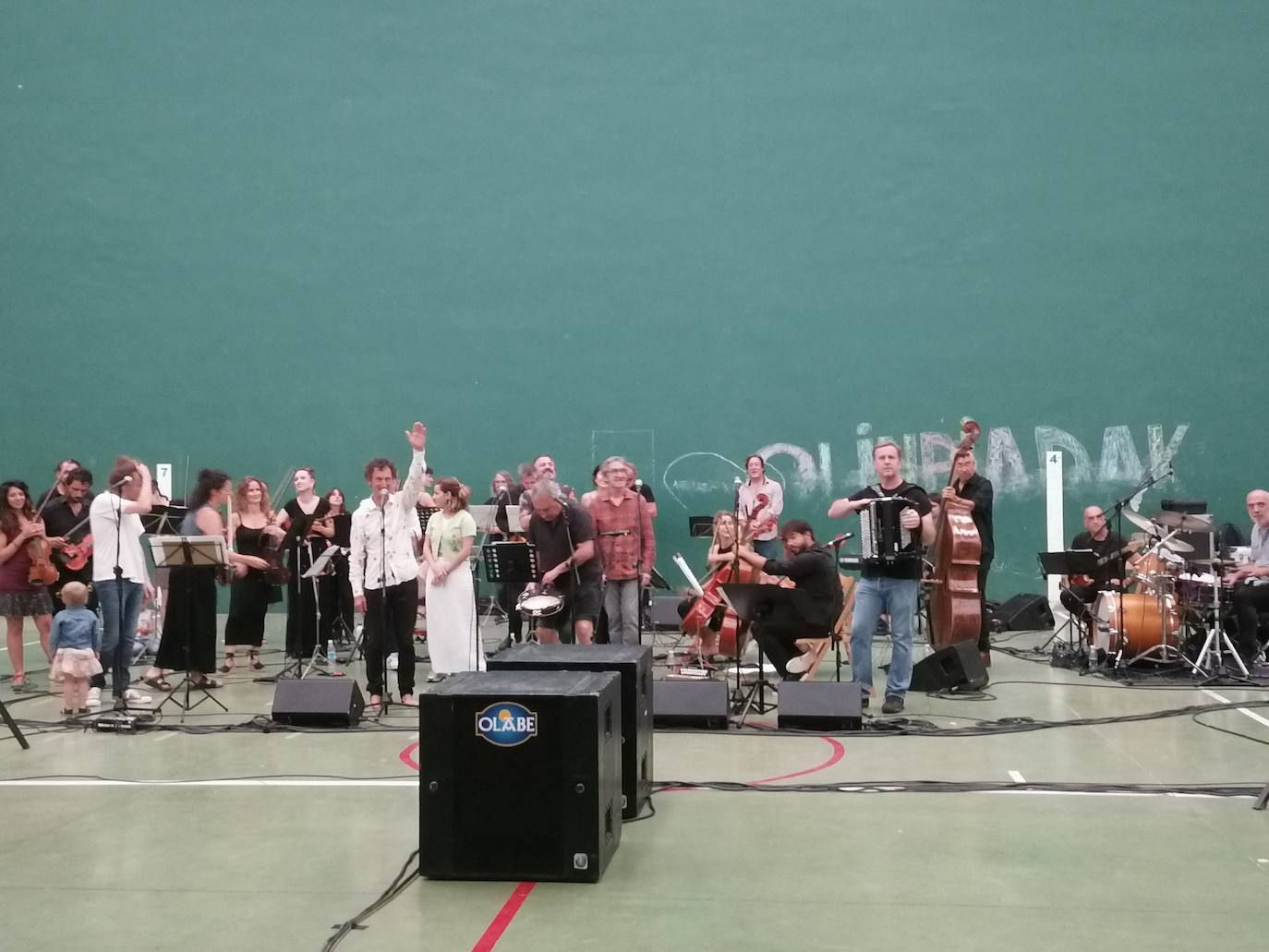 Et Incarnatus Orkestrak hainbat artistekin eskaini ditu emanaldiak.