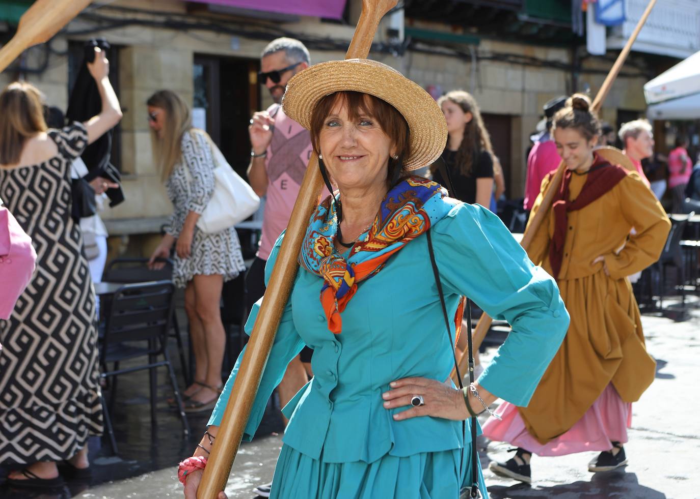 Homenaje a las bateleras en Pasaia