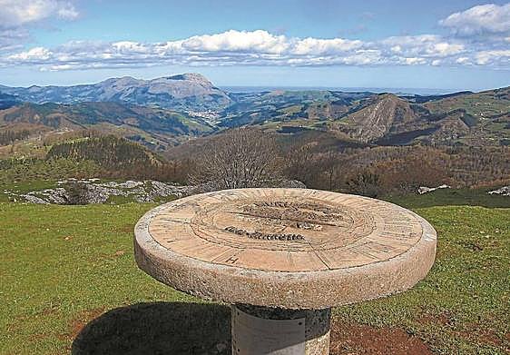 Cima del monte Murumendi.