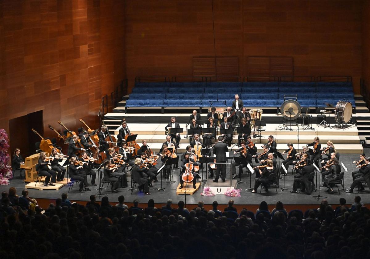 La Orquesta Filarmónica de Róterdam ofreció un vibrante concierto en el Kursaal en un brillante inicio de la Quincena Musical.