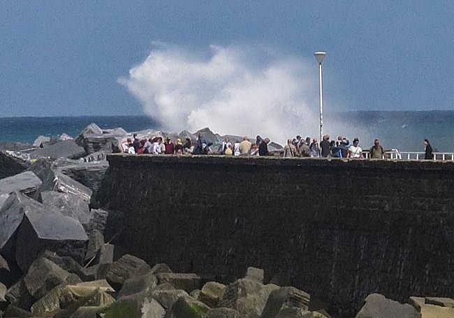 Oleaje este jueves en Donostia