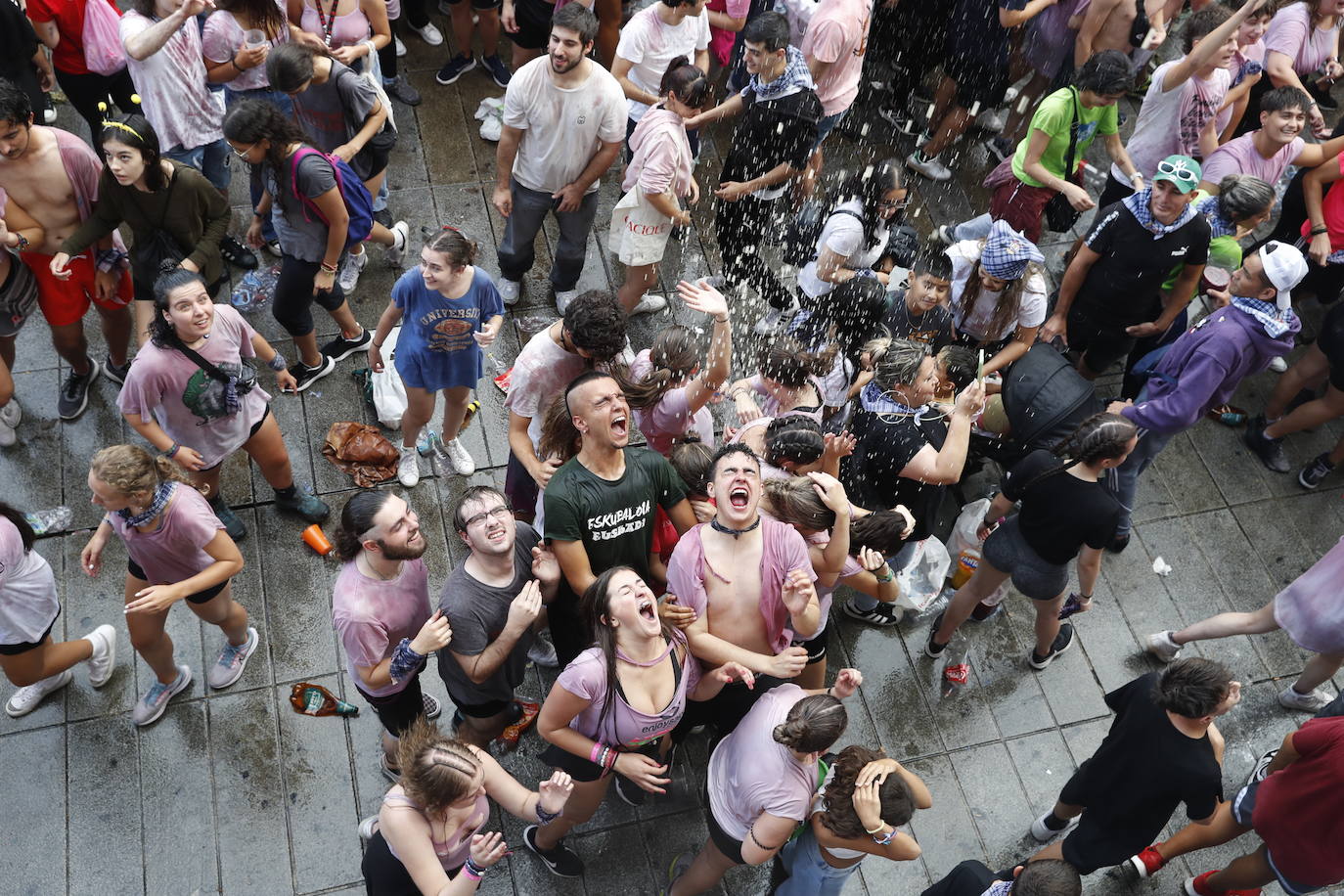 ¡Estalla la fiesta en Vitoria!