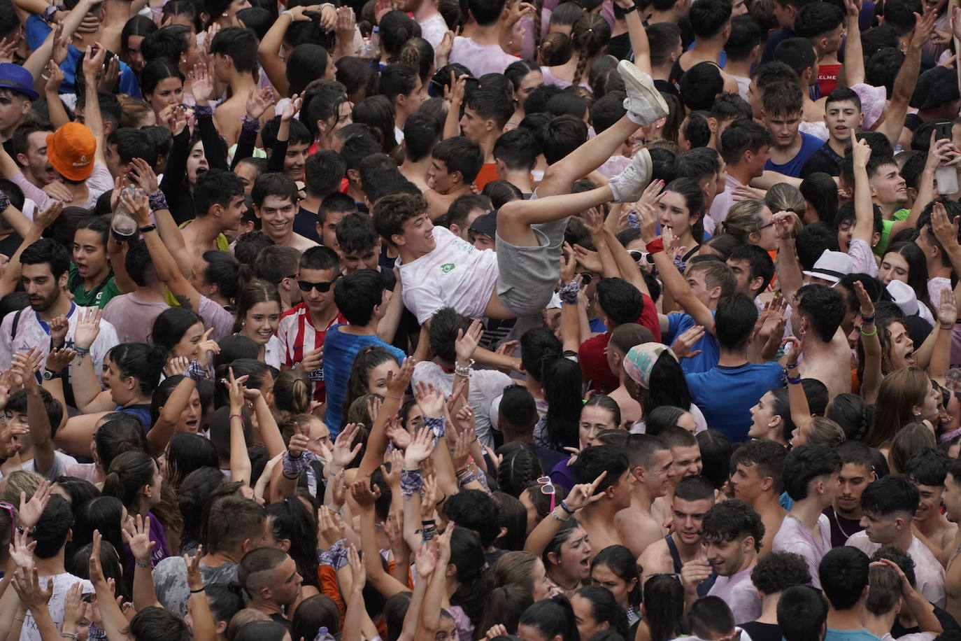 ¡Estalla la fiesta en Vitoria!