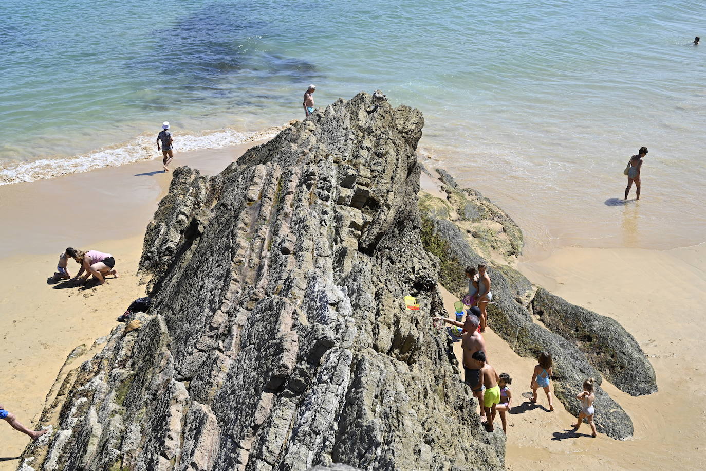 Jornada soleada en las playas guipuzcoanas