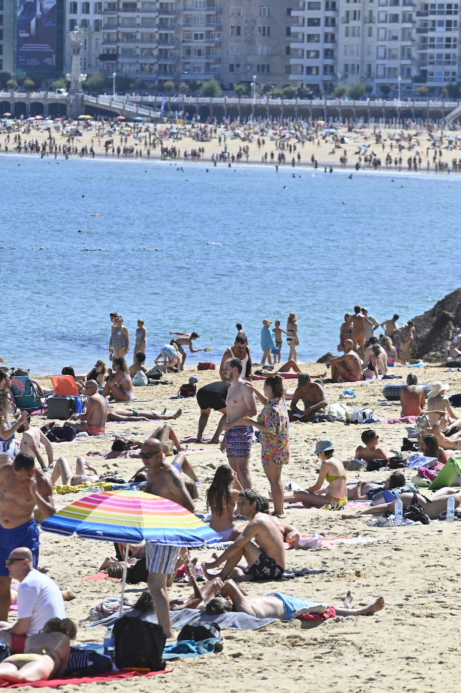 Jornada soleada en las playas guipuzcoanas