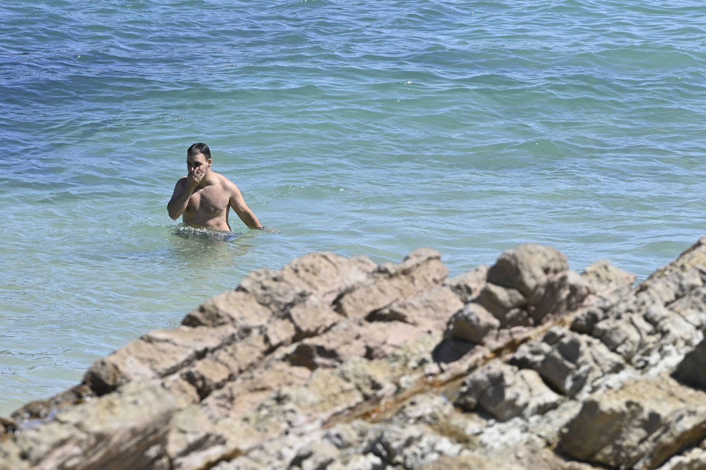 Jornada soleada en las playas guipuzcoanas