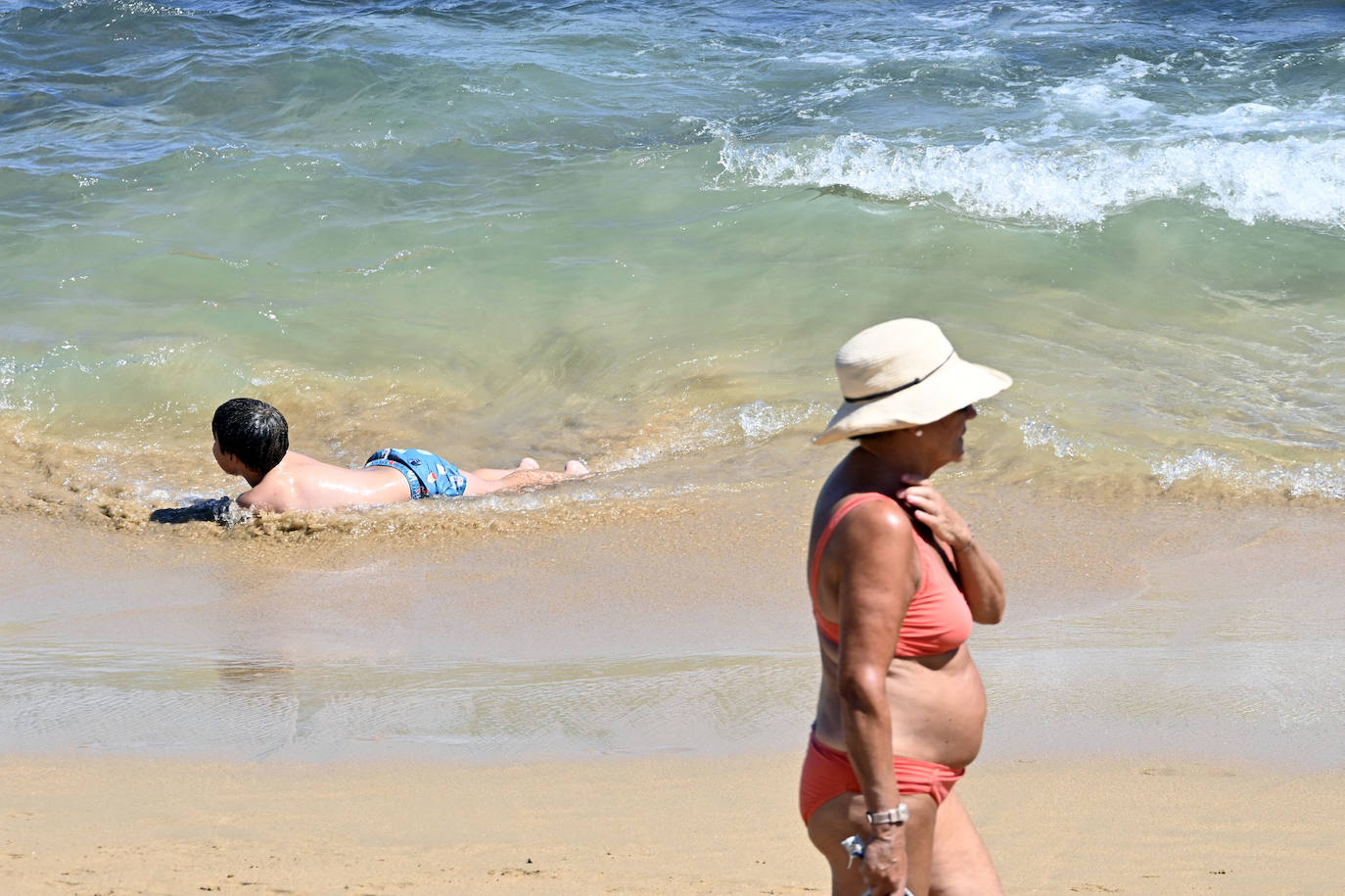 Jornada soleada en las playas guipuzcoanas