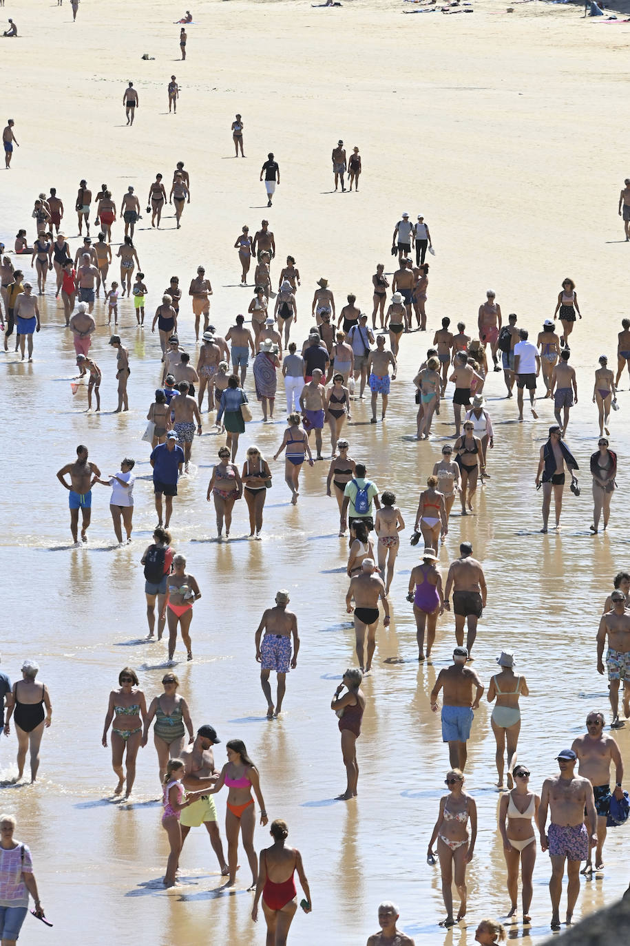 Jornada soleada en las playas guipuzcoanas