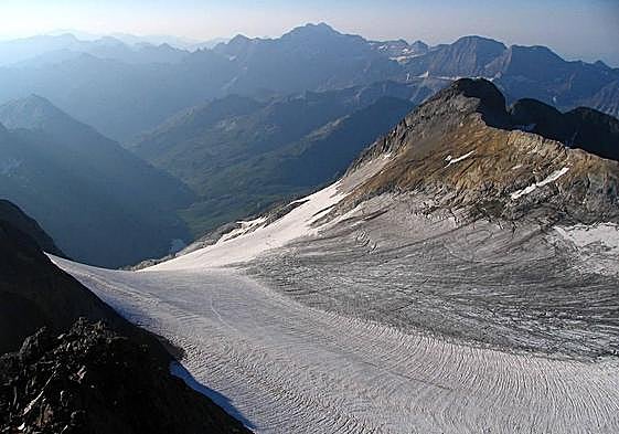 Pico Montferrat, Pirineos