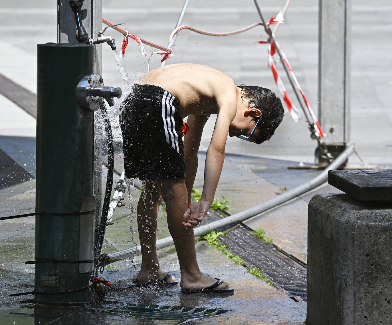 Los chapuzones y la sombra, los mejores aliados para evitar el sofoco