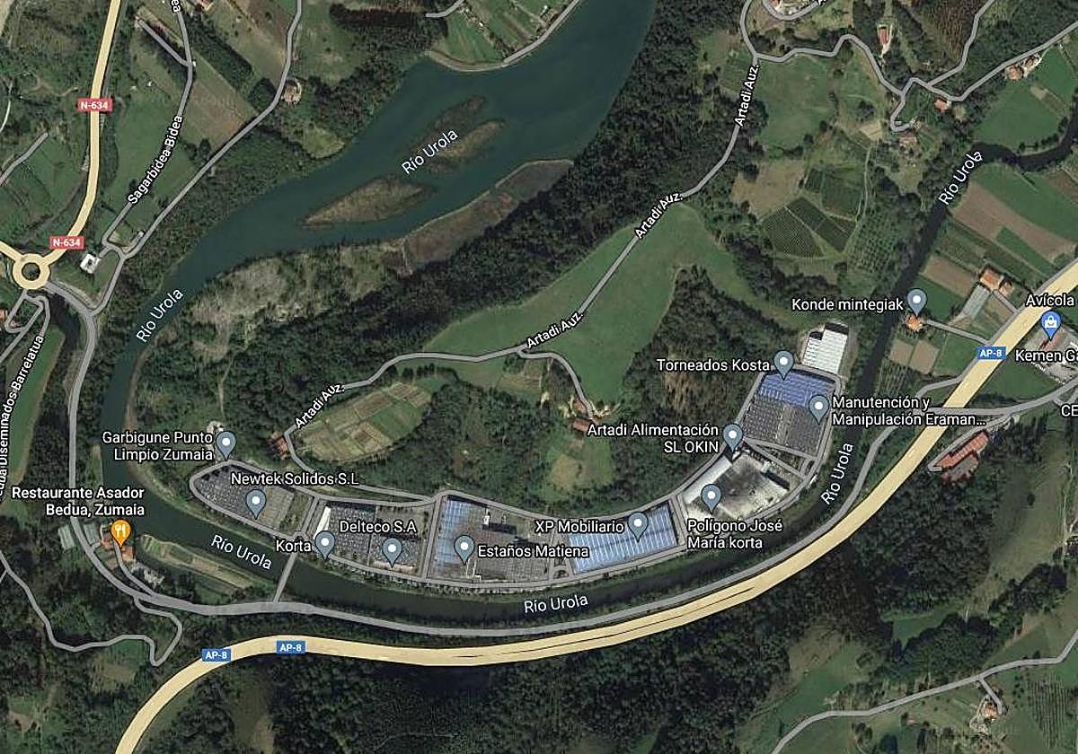 Sofocado el incendio de un camión en la AP-8 en Zumaia