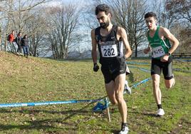 Unai Arroyo e Ibai Larrea, en el cross de Arrate.