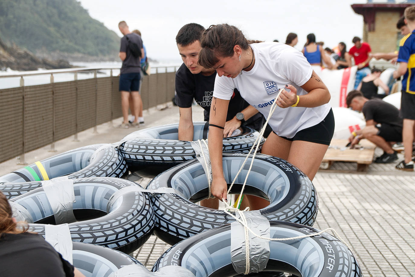 Los piratas ultiman su abordaje