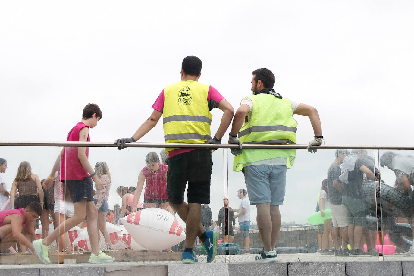 Los piratas ultiman su abordaje