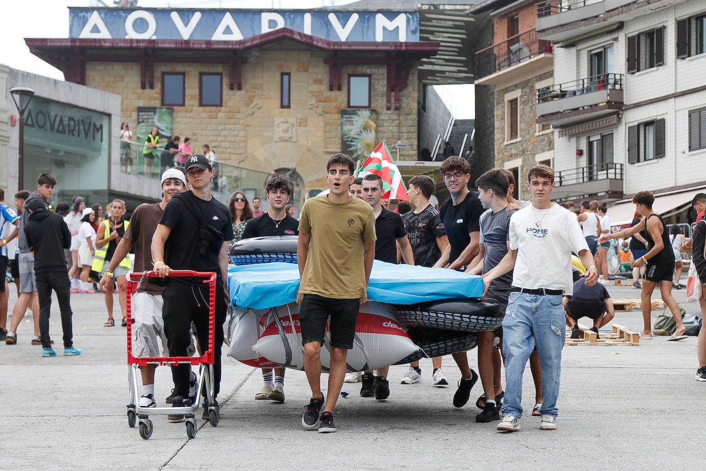 Los piratas ultiman su abordaje