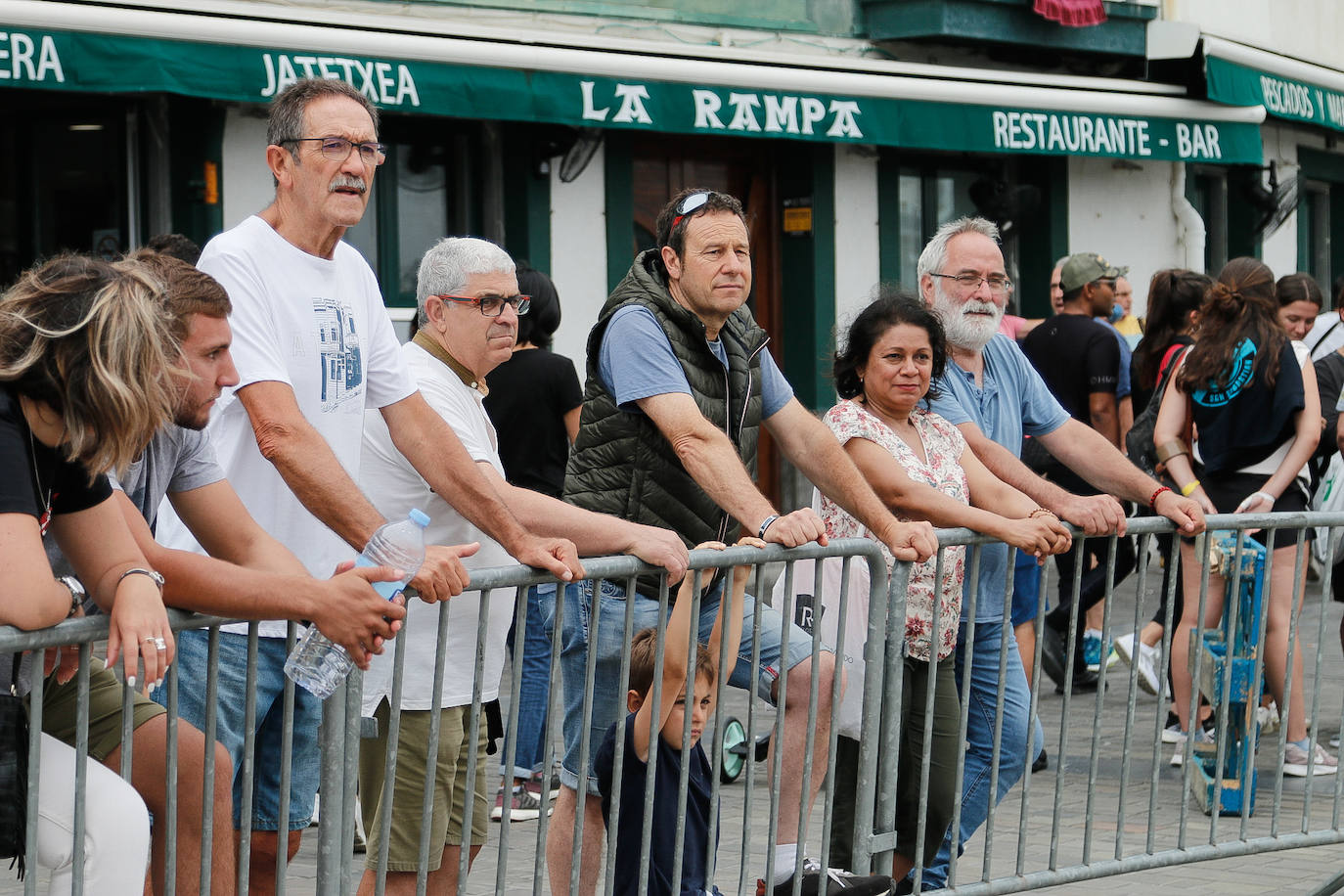 Los piratas ultiman su abordaje