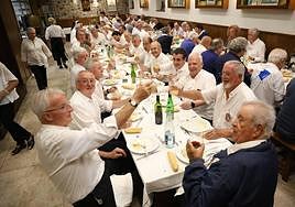 Cena en la sociedad Gaztelubide.