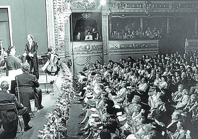 Montserrat Caballé, en 1989, sobre el Victoria Eugenia.